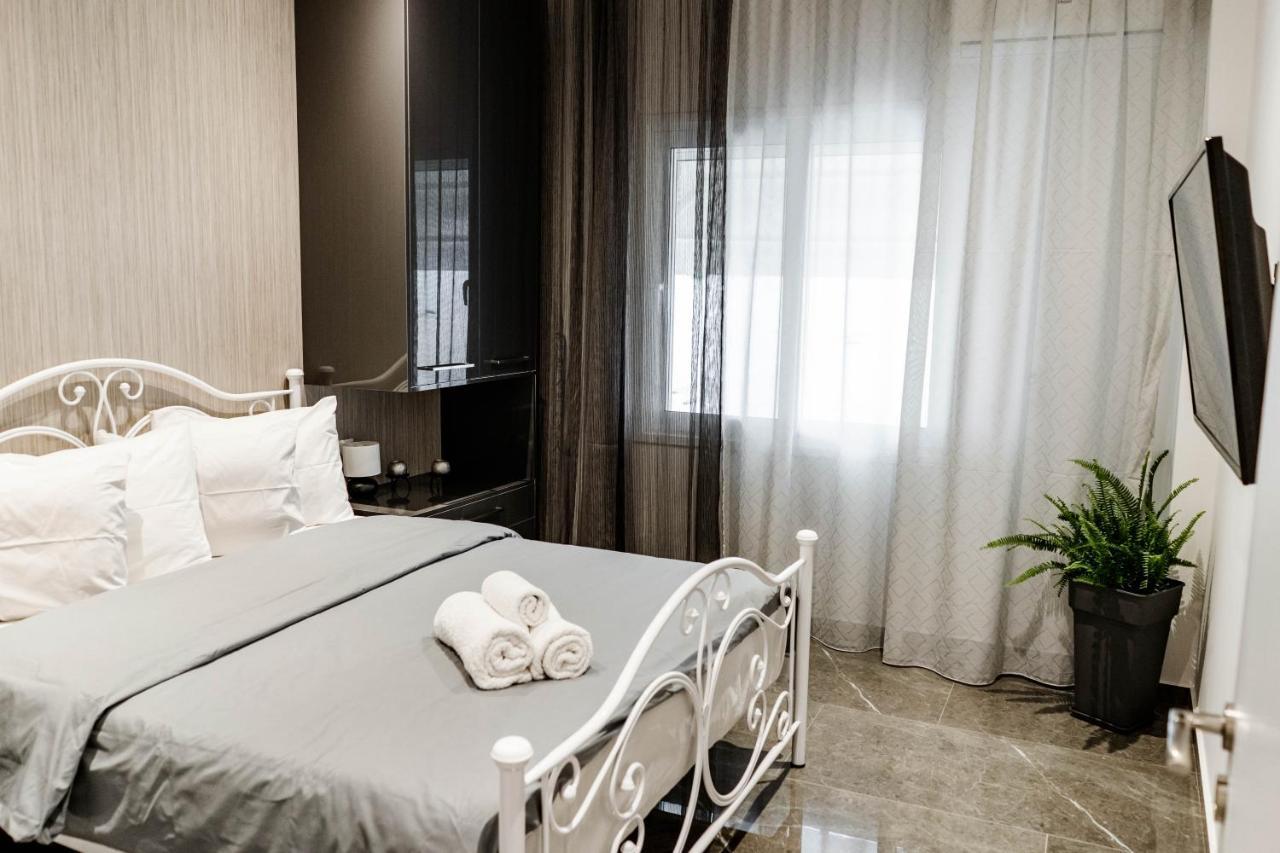 Larissa Railway &Metro Station Apartment Athén Kültér fotó